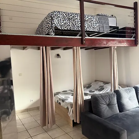 Cardinal Apartment *